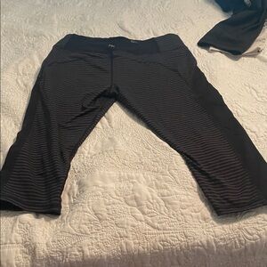 Kyodan Black and Gray Striped Leggings